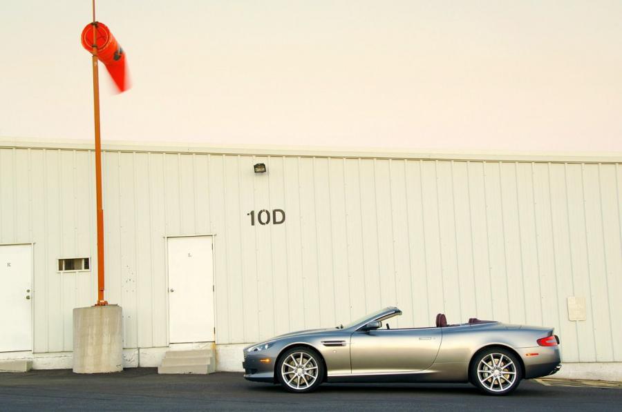  Aston Martin DB9 Volante 2009 года  (фото 2 из 41)